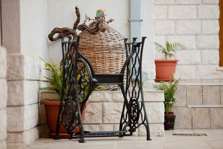 The Ana Apartments Komiža Dış mekan fotoğraf
